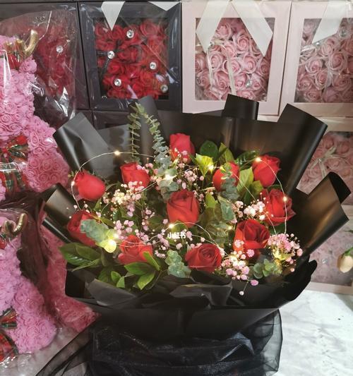 11朵红玫瑰的寓意和传统（送给爱人、朋友和亲人的象征，红玫瑰花语解读）