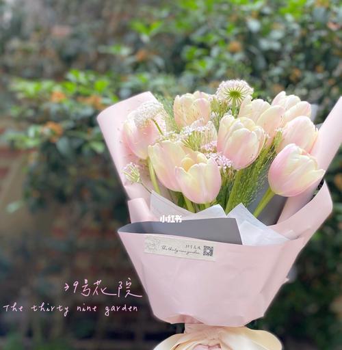 母亲节送什么花？（为母亲献上最美的花束）