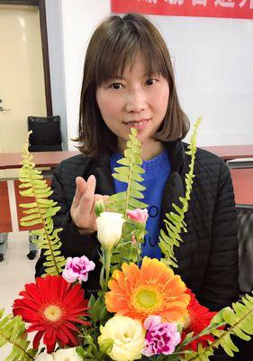 花海之旅——以插花作品名称和寓意为主题的艺术探索（用花语诠释美丽生活）