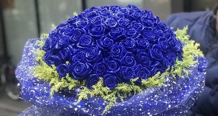 蓝色玫瑰花代表什么花语？蓝色玫瑰的寓意是什么？
