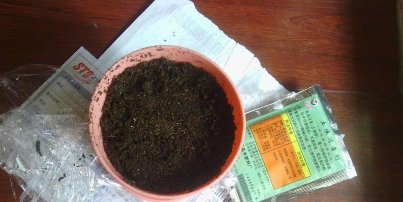 花盆土变粉末状且有虫还能用吗？有毒性吗？