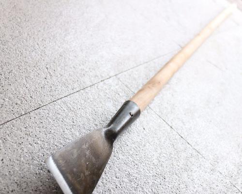 野外用木头和铲子建房违法吗？违反了哪些规定？