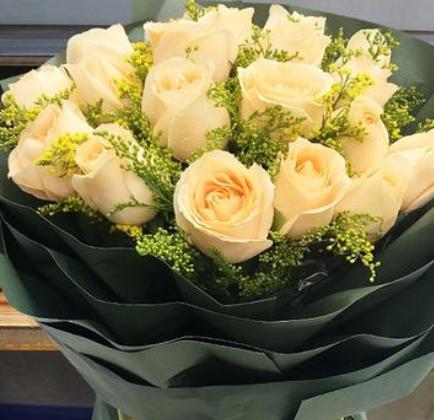 香槟玫瑰代表什么含义？花语背后的爱情寓意是什么？