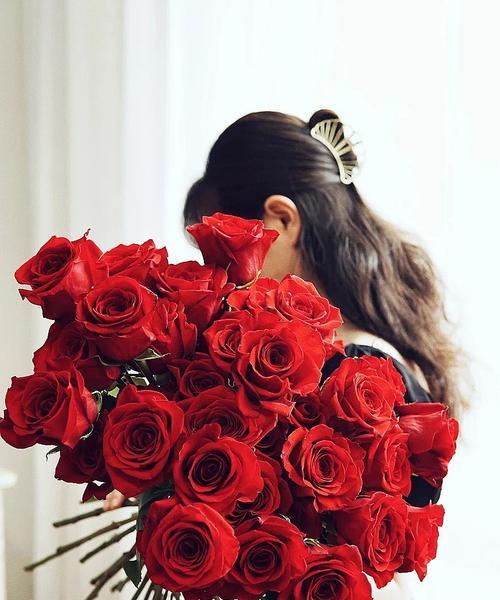 19朵红玫瑰代表什么？19朵红玫瑰的花语含义是什么？