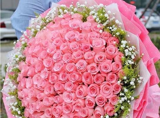 八朵黄色玫瑰花有何特殊含义？送花时应注意什么？