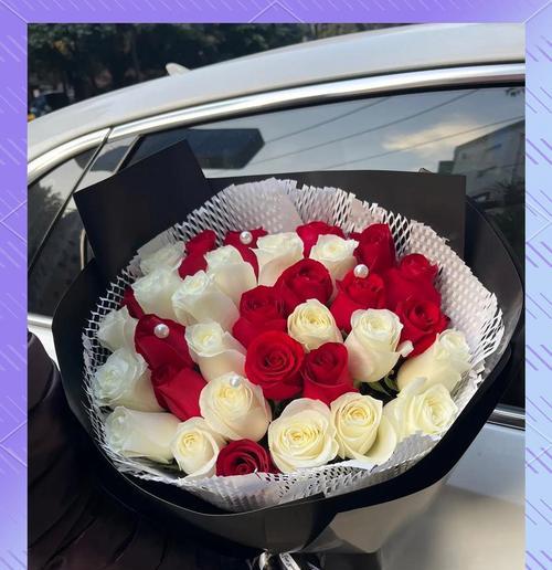玫瑰和白玫瑰的花语有何不同？各自代表什么含义？