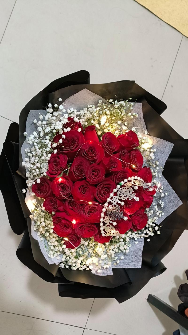 玫瑰花包装纸的颜色搭配方法图片