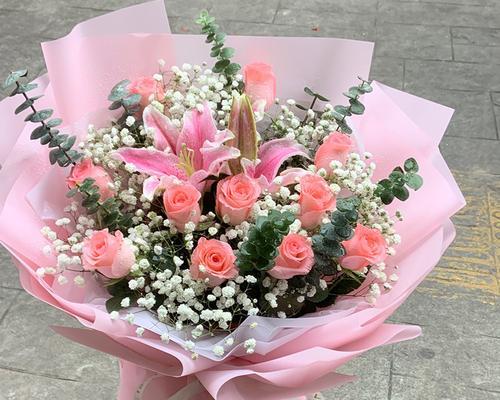 11朵粉玫瑰和百合混搭