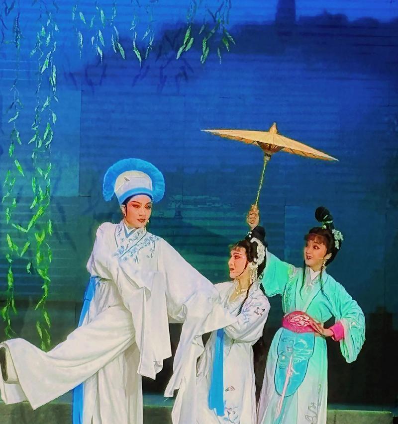 越剧音乐与花卉搭配有哪些经典歌曲？如何选择合适的音乐？