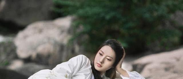 悠悠花语中谁能读懂她的意思？花语中隐藏的情感如何解读？