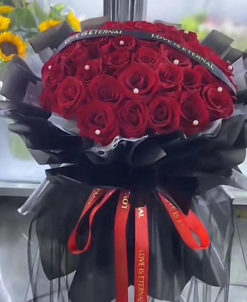 五一收到玫瑰花的寓意是什么？五一送玫瑰花有何特别含义？