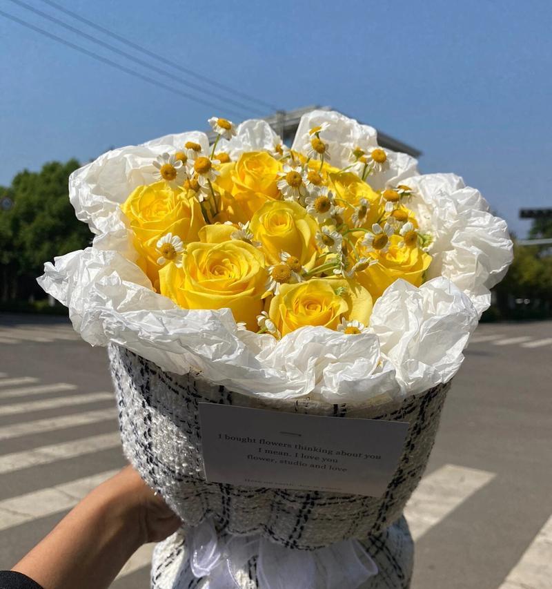 红黄玫瑰的寓意和花语是什么？