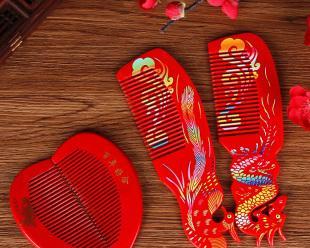 新娘梳头花语是什么？它在婚礼中象征着什么？