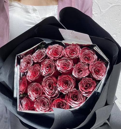 红玫瑰代表什么？绝美的红玫瑰花语有何深意？