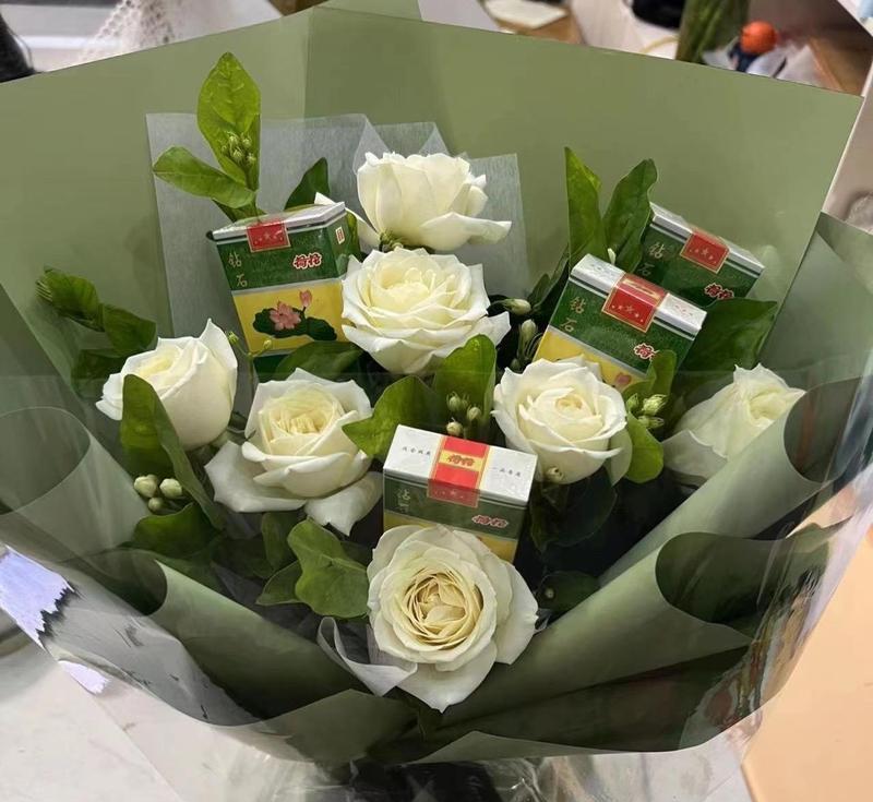 荷花烟的花语是什么？为什么荷花烟会让人联想到花语？