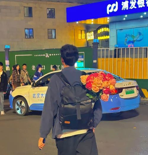 男生送花时的花语是什么？送花时应该注意什么？