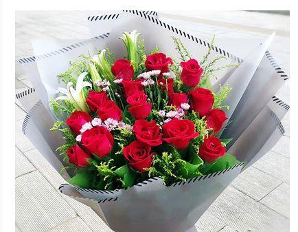 十七朵玫瑰花手捧花代表什么？送花时应注意哪些礼仪？