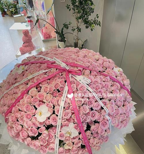 粉色玫瑰999朵代表了什么？