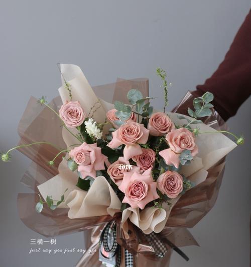 iu名字相关的花语是什么？