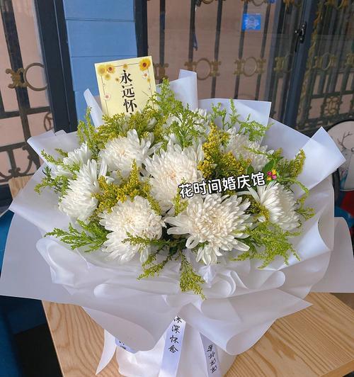 向故人敬献的花语有何深意？选择这些花的寓意是什么？