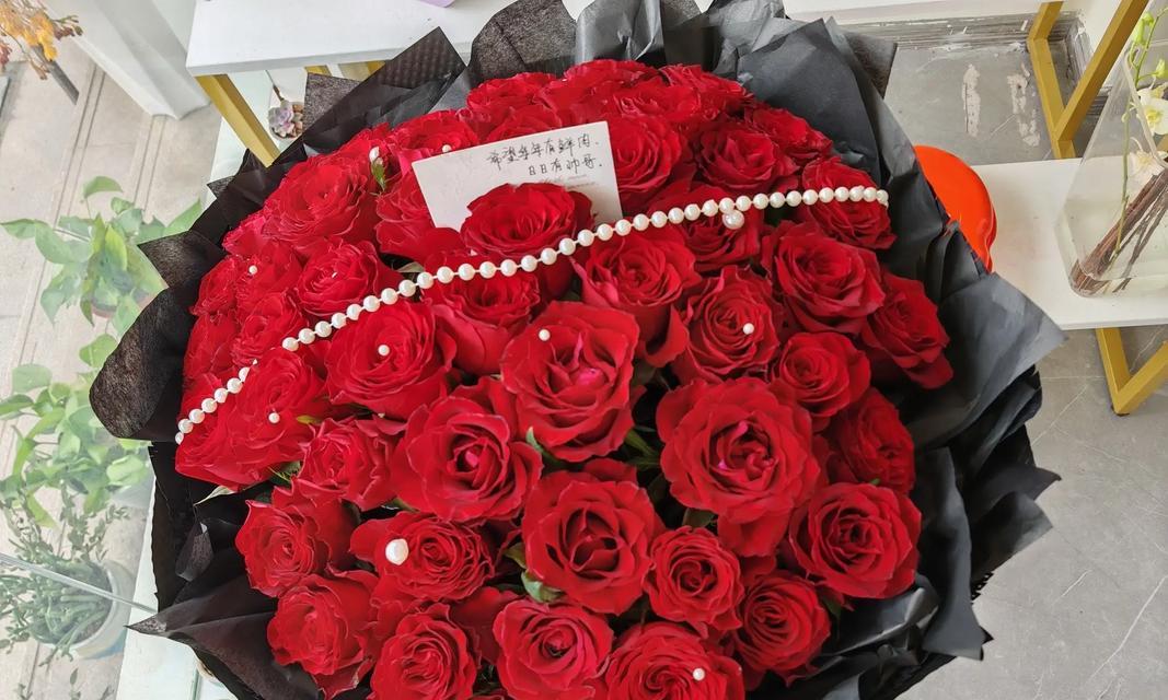 玫瑰花包装66朵代表什么？66朵玫瑰花束通常用来表达什么情感？