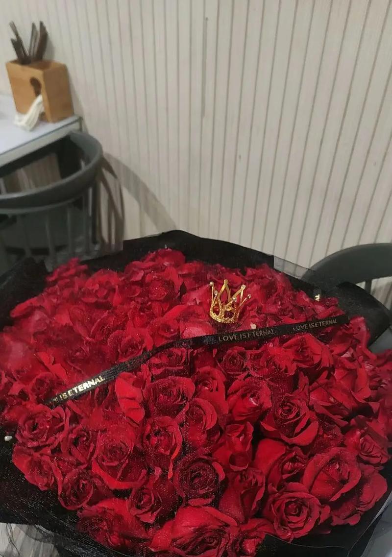 99朵玫瑰花语是什么？99朵玫瑰代表了什么？
