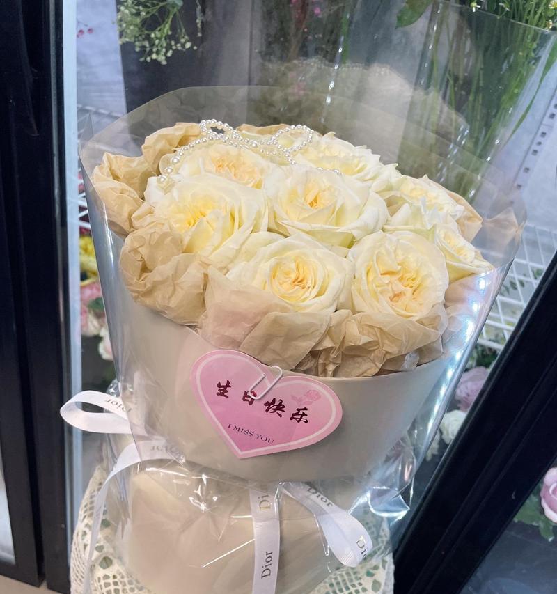 白荔枝玫瑰代表什么？花语和寓意有何不同？
