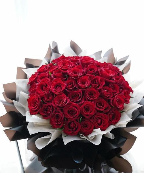 33朵玫瑰花束祝寿有何特别含义？