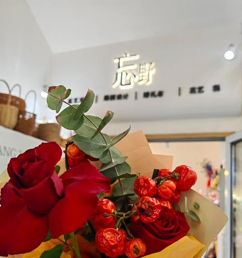 送花给小美应该选择哪种花？