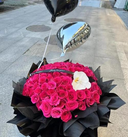 送什么颜色玫瑰花给母亲？不同颜色玫瑰的寓意是什么？