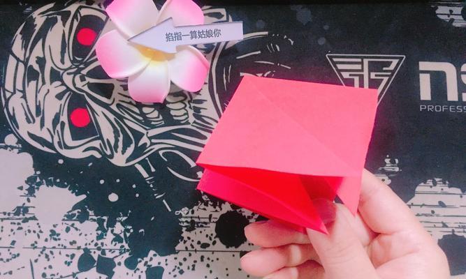 叶子折成玫瑰花怎么折的过程？手工折纸玫瑰花步骤详解？