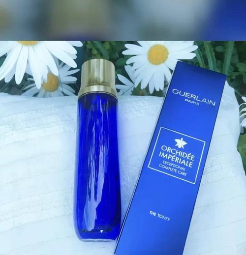 选择娇兰御廷兰花粉底液哪个色号更合适？