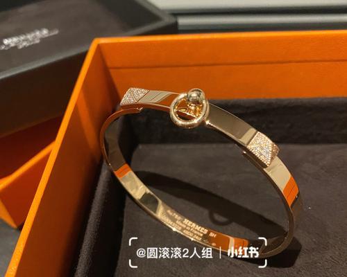 送妈妈的金手镯玫瑰花寓意什么？如何表达爱与感激？