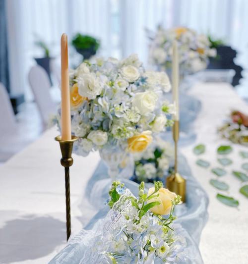 摆台的桌花代表什么含义？桌花在宴会中传递的信息是什么？