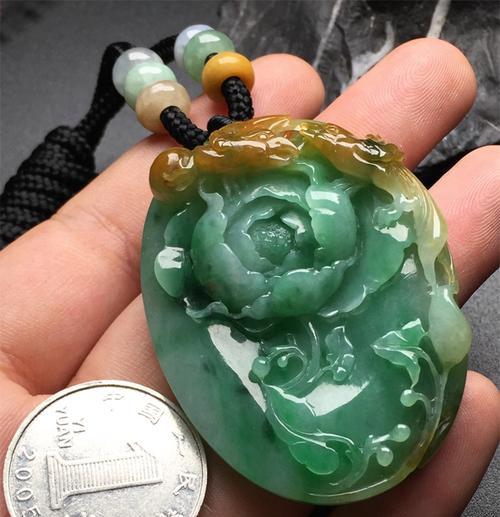 翡翠花鸟牌的寓意是什么？花鸟牌翡翠饰品的吉祥含义？
