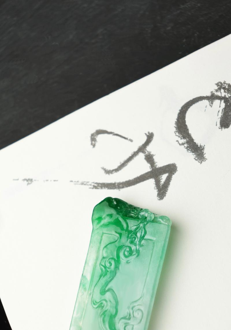 翡翠花鸟牌的寓意是什么？花鸟牌翡翠饰品的吉祥含义？