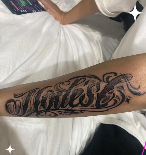 胳膊上纹花的含义是什么？
