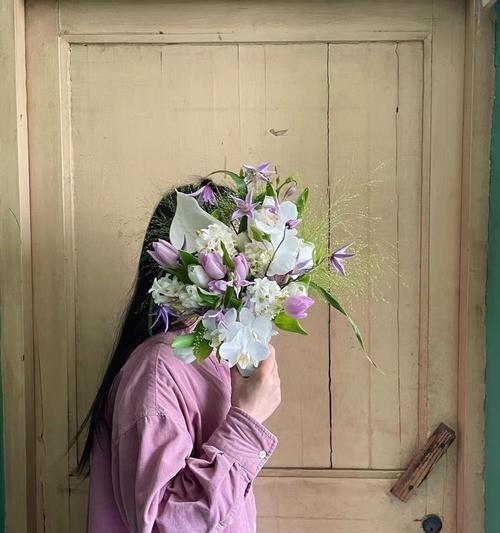 白色蝴蝶花的象征？在花艺中代表什么意义？