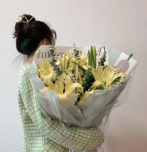 送长辈百合花有何寓意？