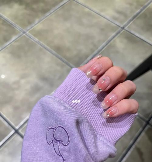 紫色美甲代表什么花？紫色美甲的花寓意是什么？