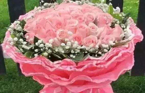 情人节送一束玫瑰花代表什么？它的寓意是什么？