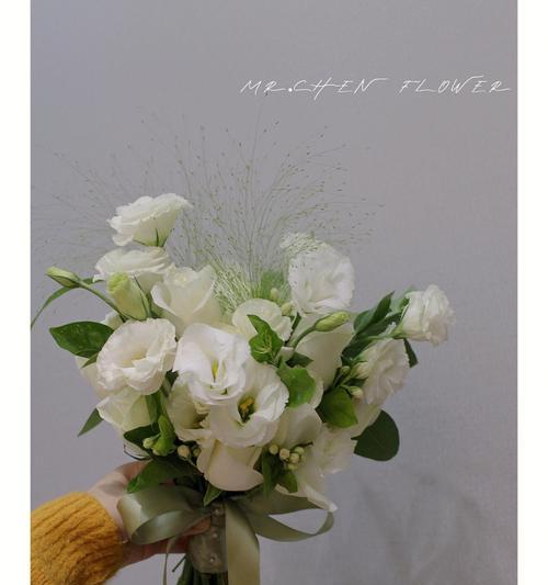 送妈妈的百合手捧花寓意是什么？