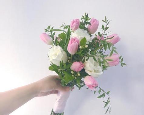 16支手捧花代表什么？手捧花数量的含义是什么？