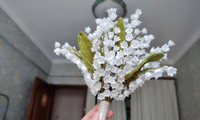 手捧花铃兰花代表什么？花铃兰花的寓意象征是什么？