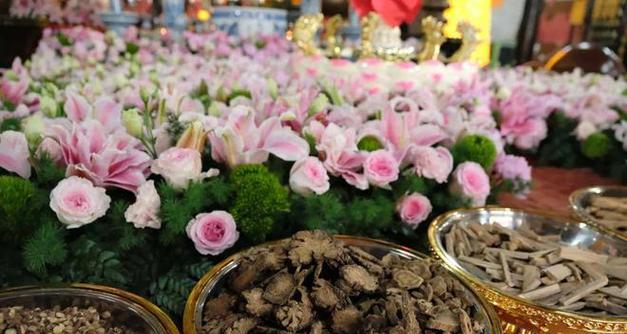 浴佛节供花有何意义？浴佛节供花的象征是什么？