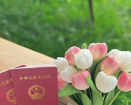 瀑布白绿色手捧花有何寓意？它适合什么场合？