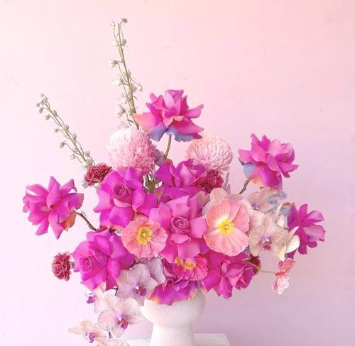 哪些花材象征爱情和浪漫？
