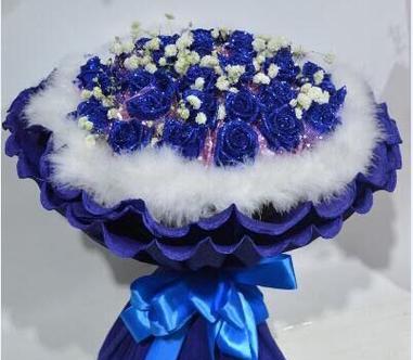 蓝色满天星花代表什么？满天星花语有哪些？
