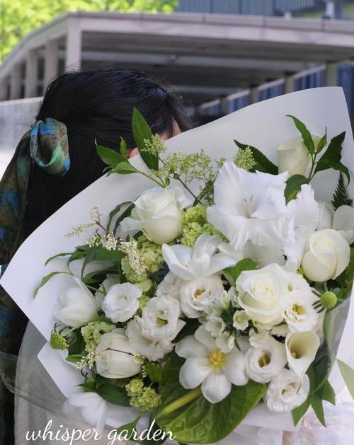 绿白色花束在开业时代表什么？