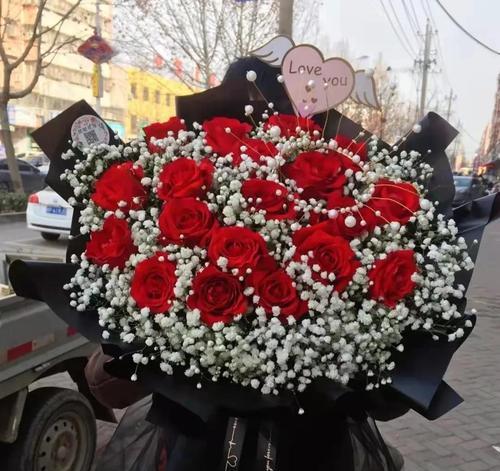 红色花朵是否象征热烈？红色花朵的寓意是什么？